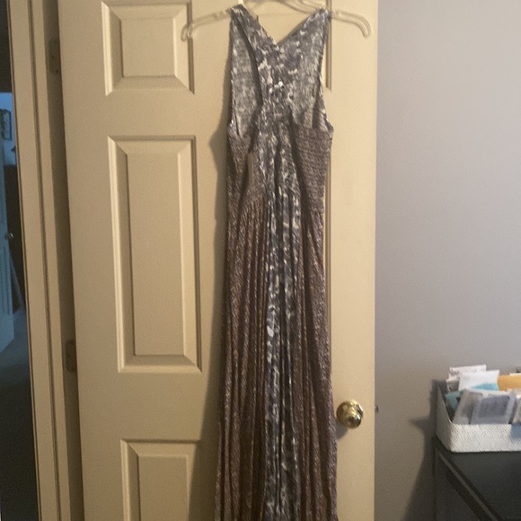 Sun dress, new with tags - Picture 2 of 6